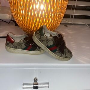 Sale Gucci authentic unisex